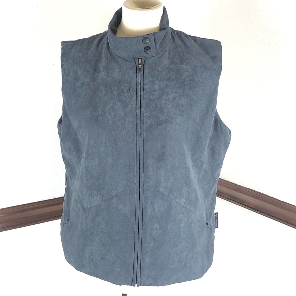 Woman’s Columbia zipper up vest size L